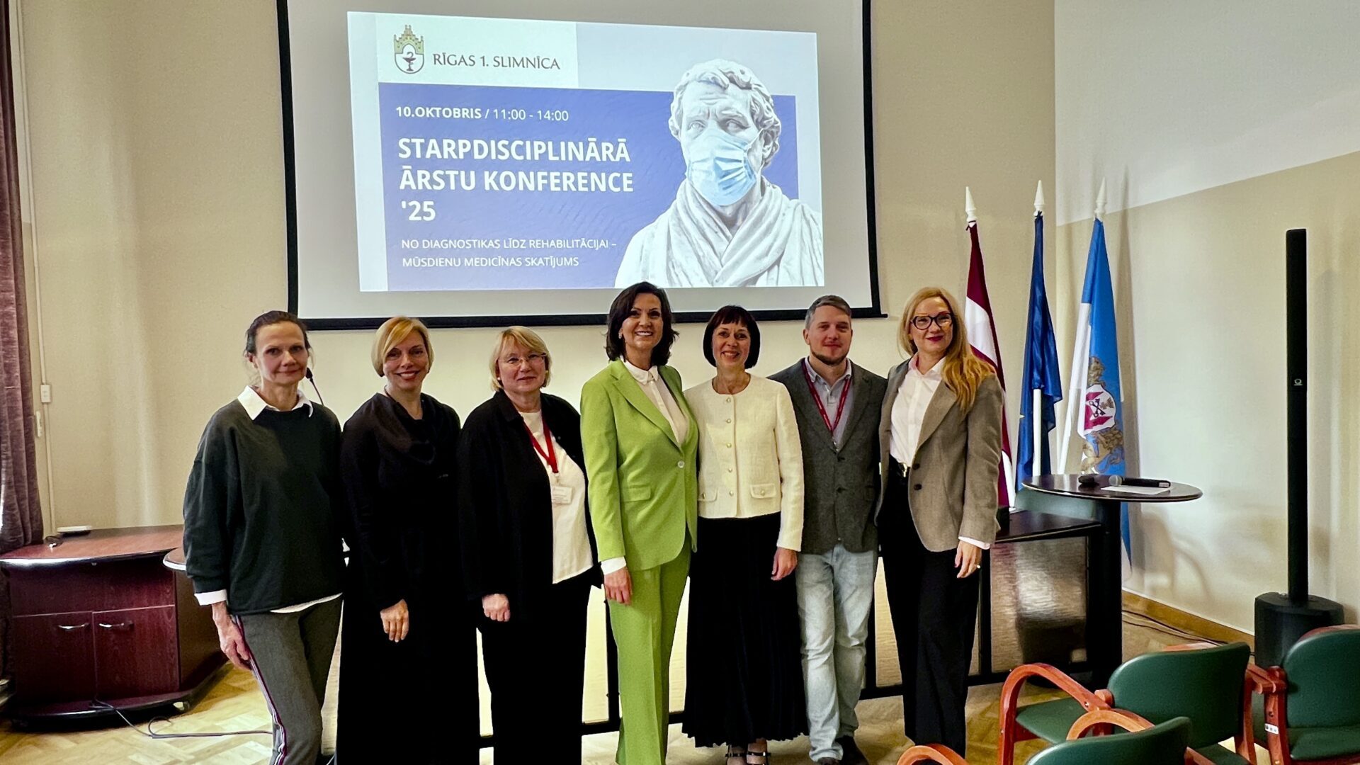 Attēlā ir konference "Starptdisciplinārā ārstu konference '25'" Rīgas 1. slimnīcā, 10. oktobrī.