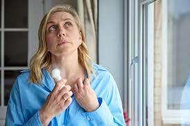 Menopauzes simptomi un karstuma viļņi sievietēm