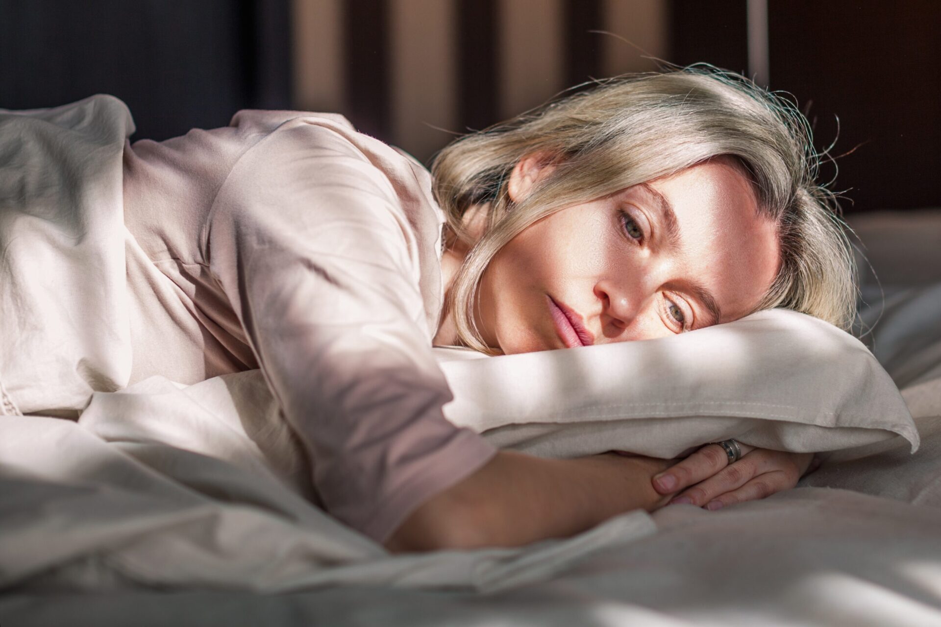 Menopauzes simptomi, miega traucējumi un pašsajūtas izmaiņas sievietēm