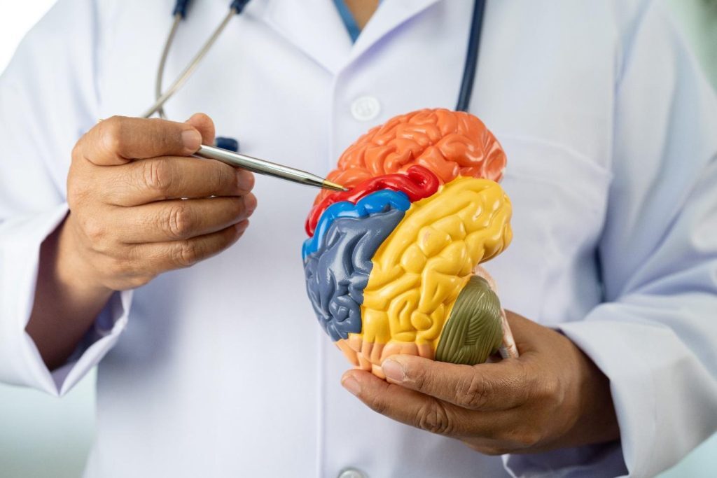 Neirologs skaidro galvassāpju un nervu sistēmas traucējumu diagnostiku